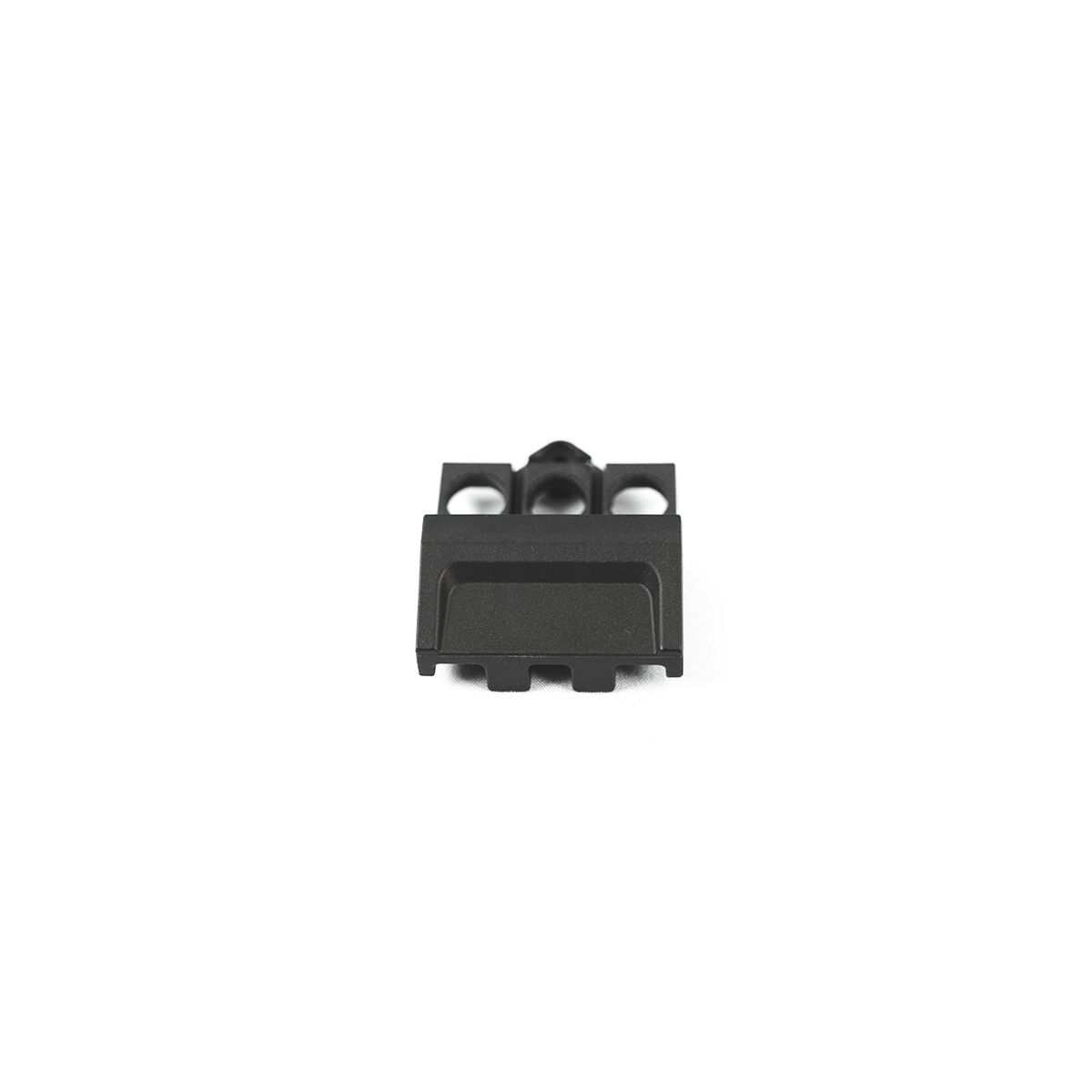 Voltage regulating components for three-phase power lines