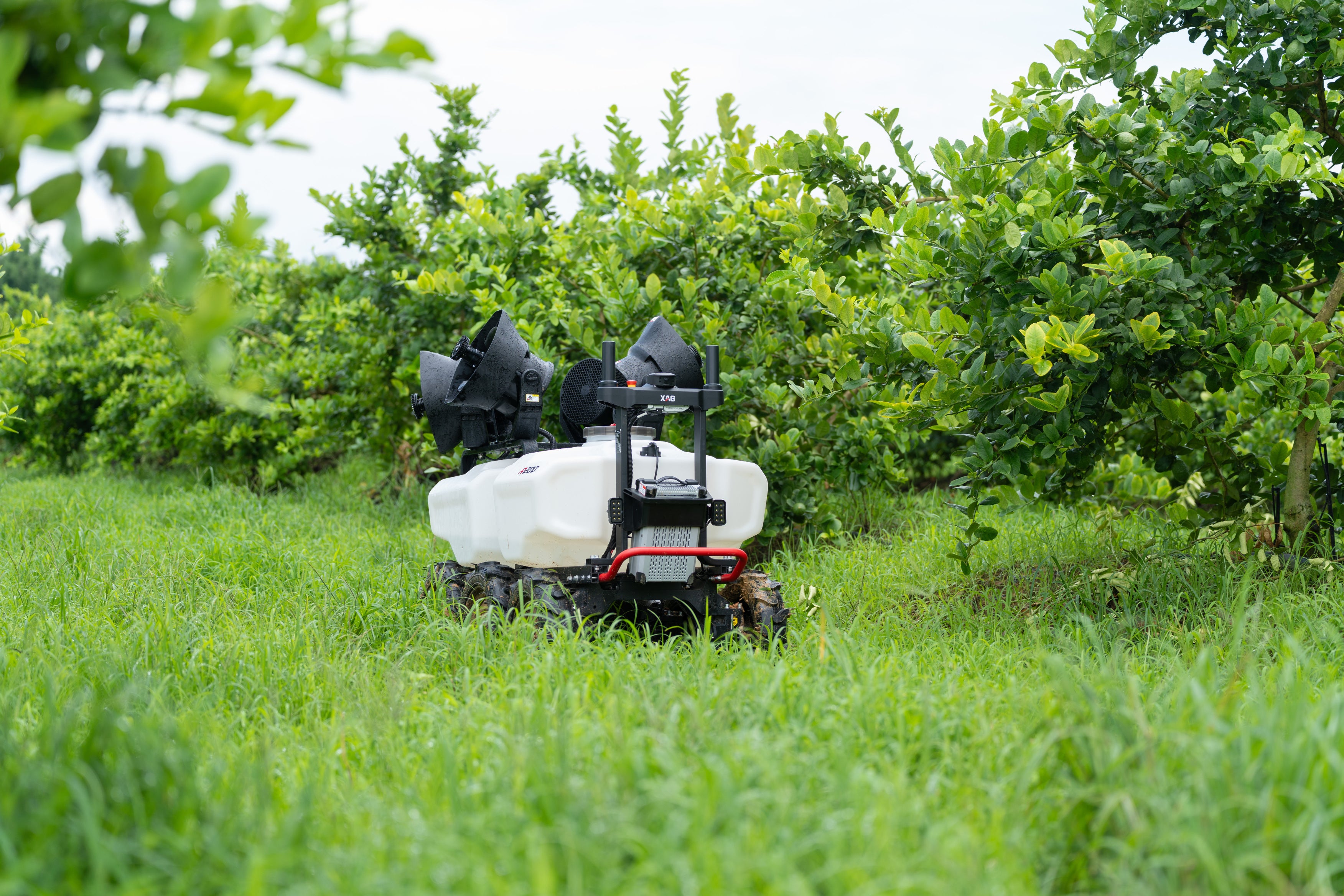 XAG R200 Agricultural Rover RevoSpray