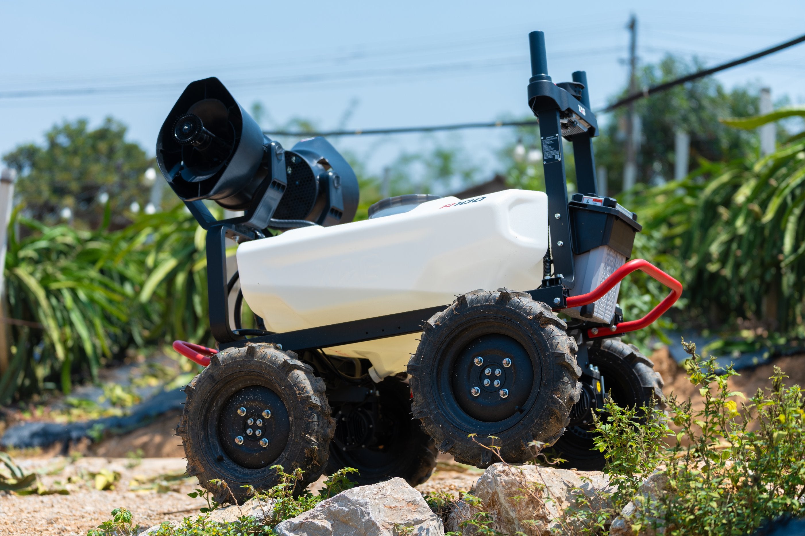 XAG R100 Agricultural Rover RevoSpray