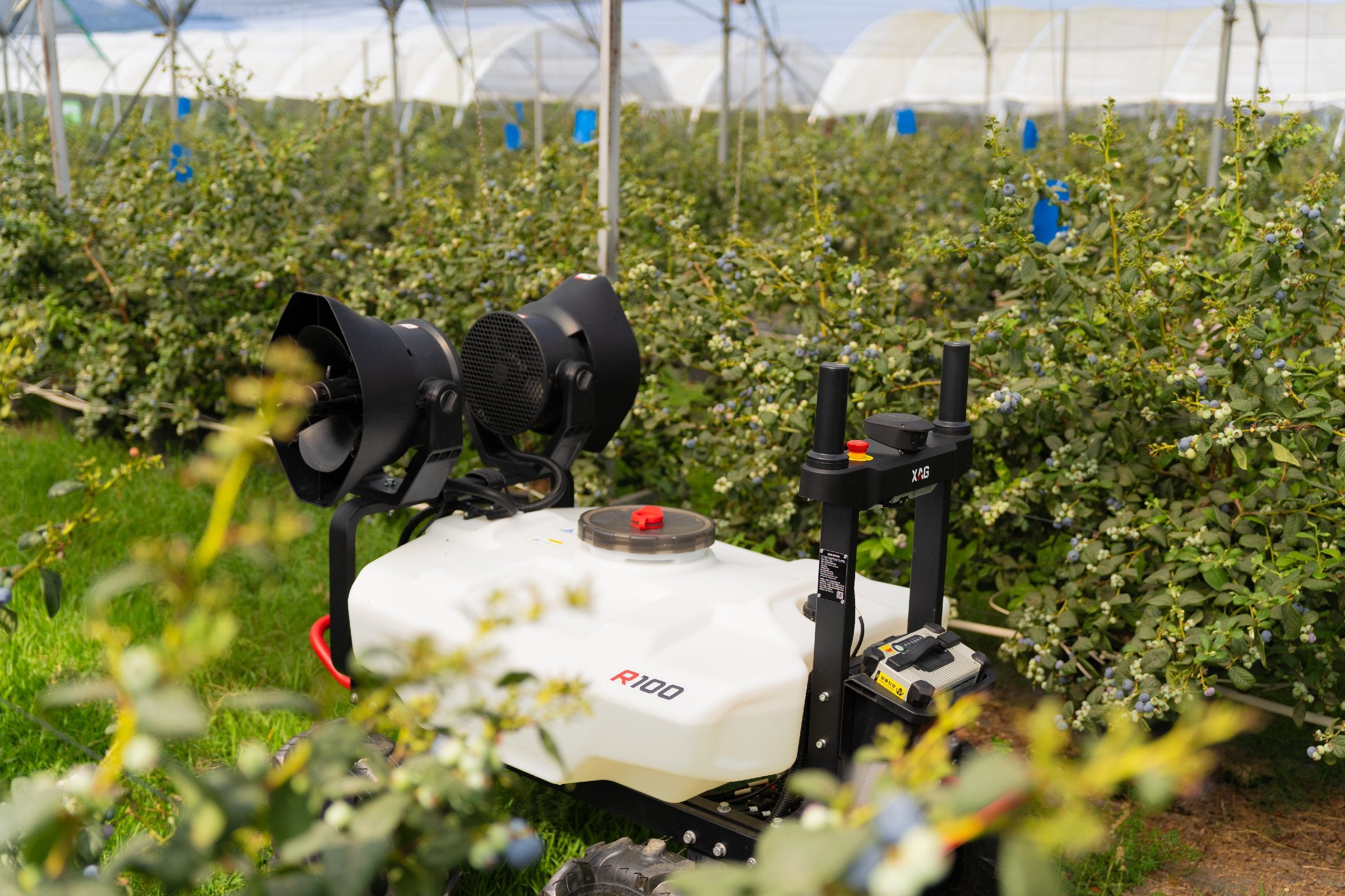 XAG R100 Agricultural Rover RevoSpray
