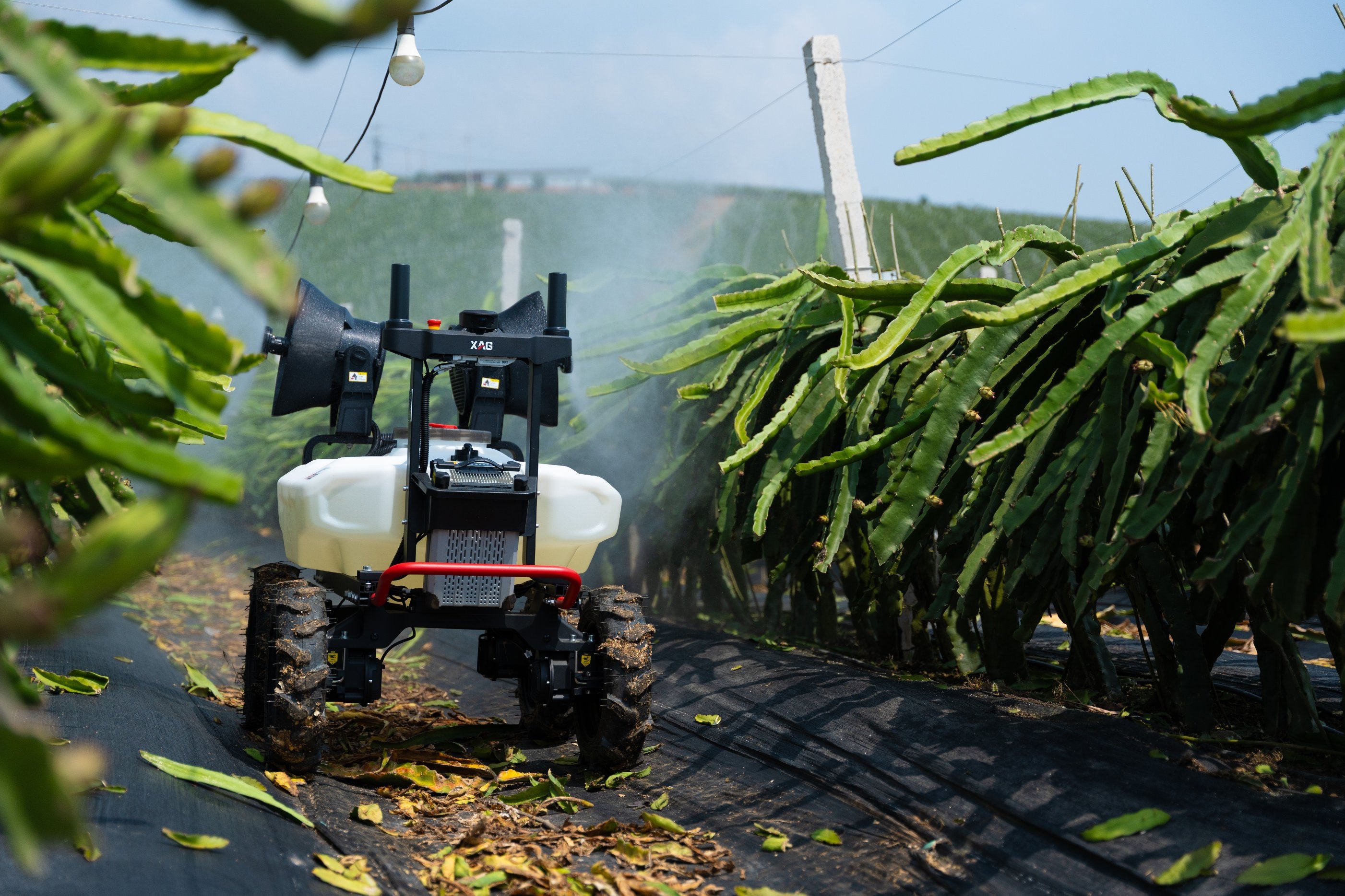 XAG R100 Agricultural Rover RevoSpray
